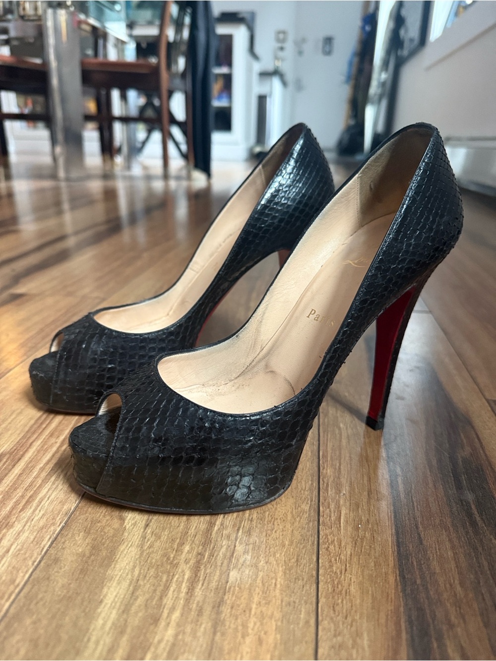 Christian Louboutin Very Privée Black Peep-Toe Snakeskin Pumps 39.5